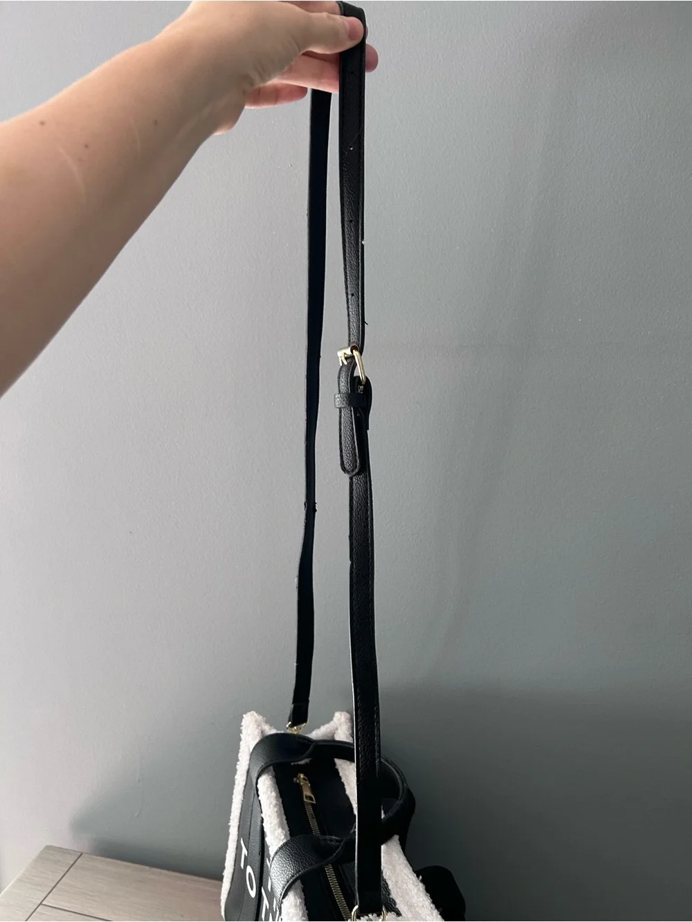 THE TOTE BAG Black and White Sherpa Trim Tote - Picture 11 of 12